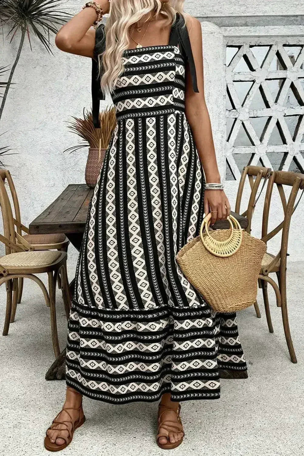 Black Geometric Striped Knot Strap Maxi Dress - Femstylo