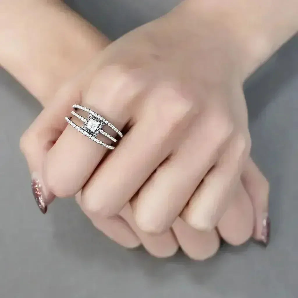 DA257 - High polished (no plating) Stainless Steel Ring with AAA Grade - Femstylo