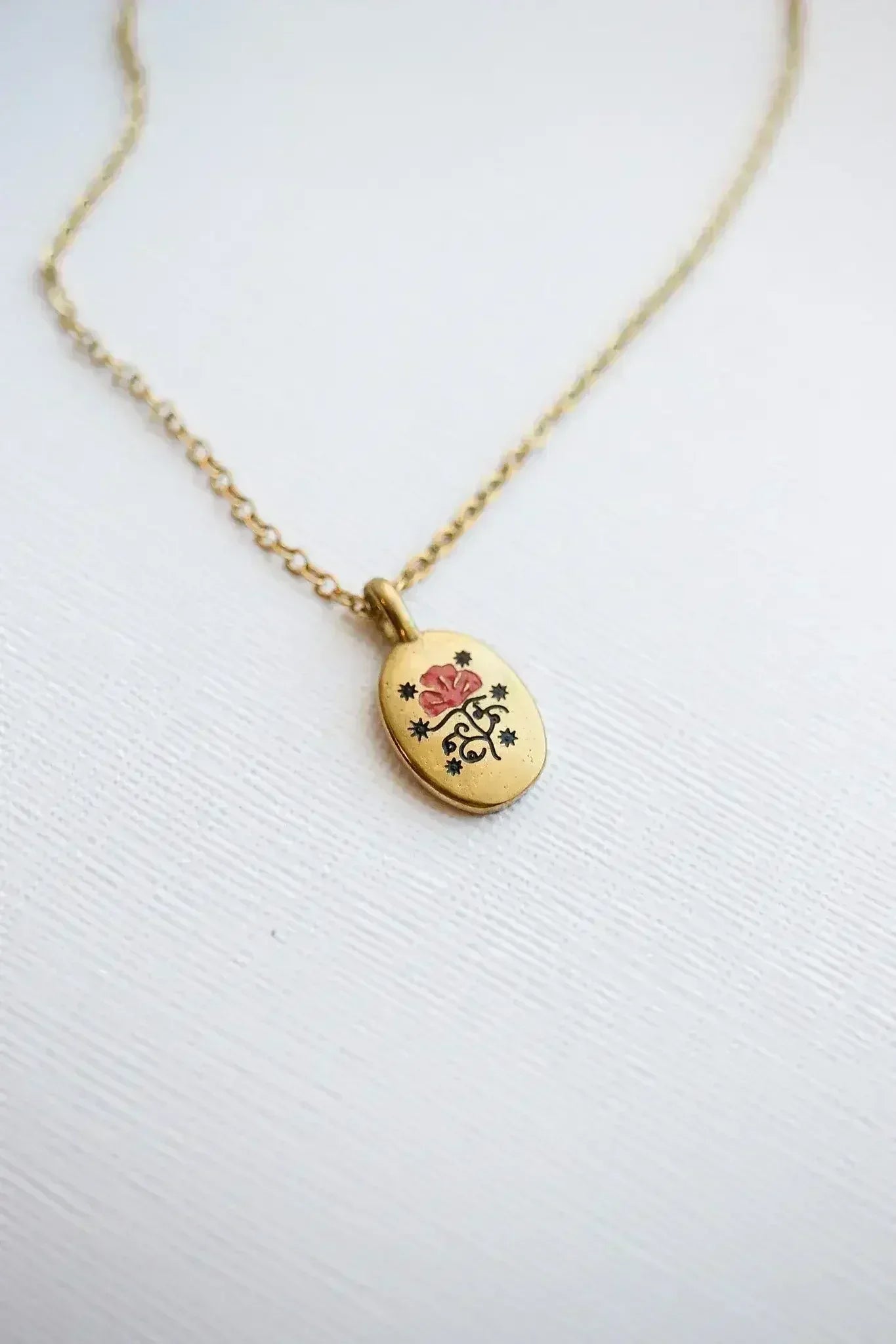 Irene Necklace in Red and Gold - Femstylo