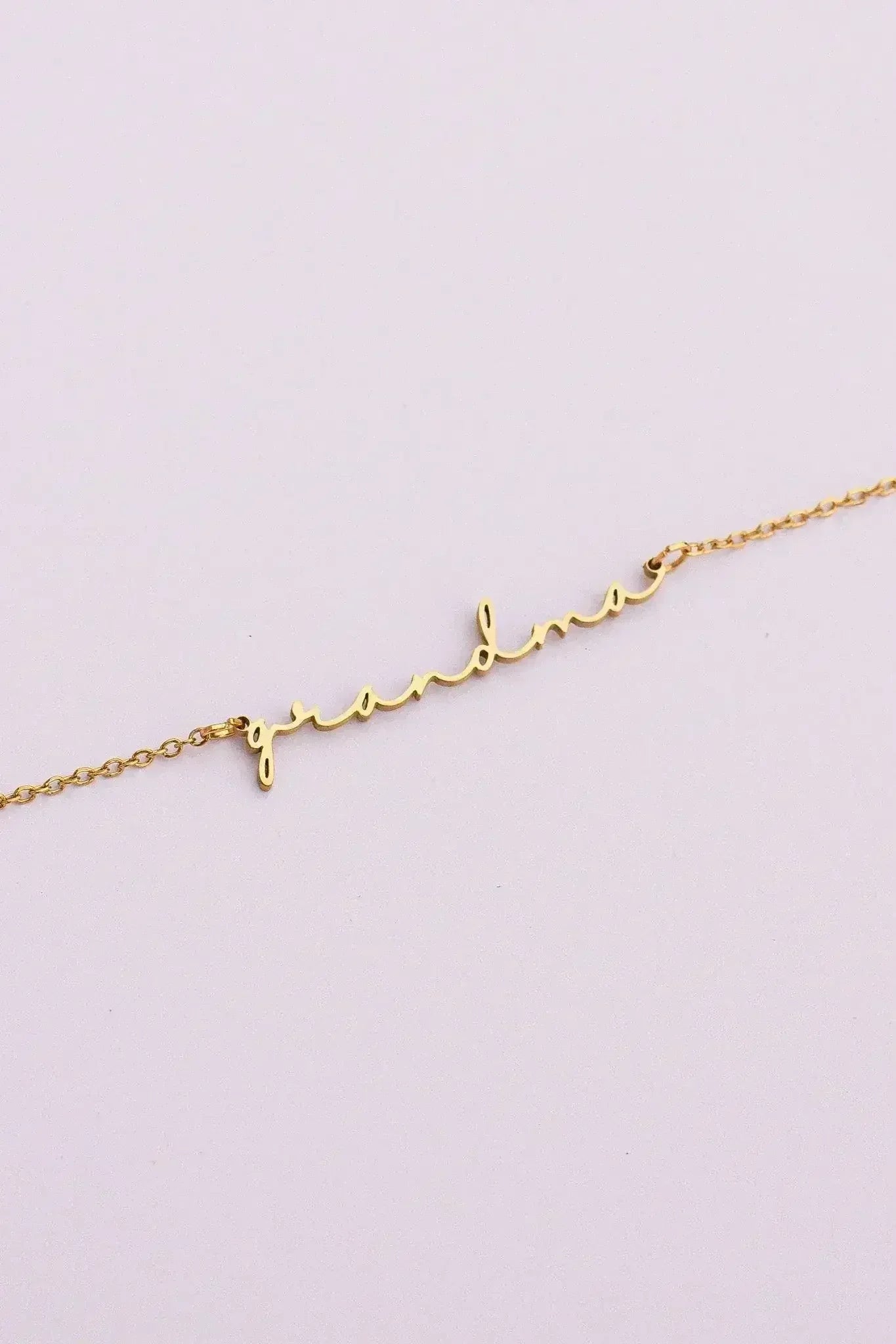 "Grandma" Necklace - Femstylo