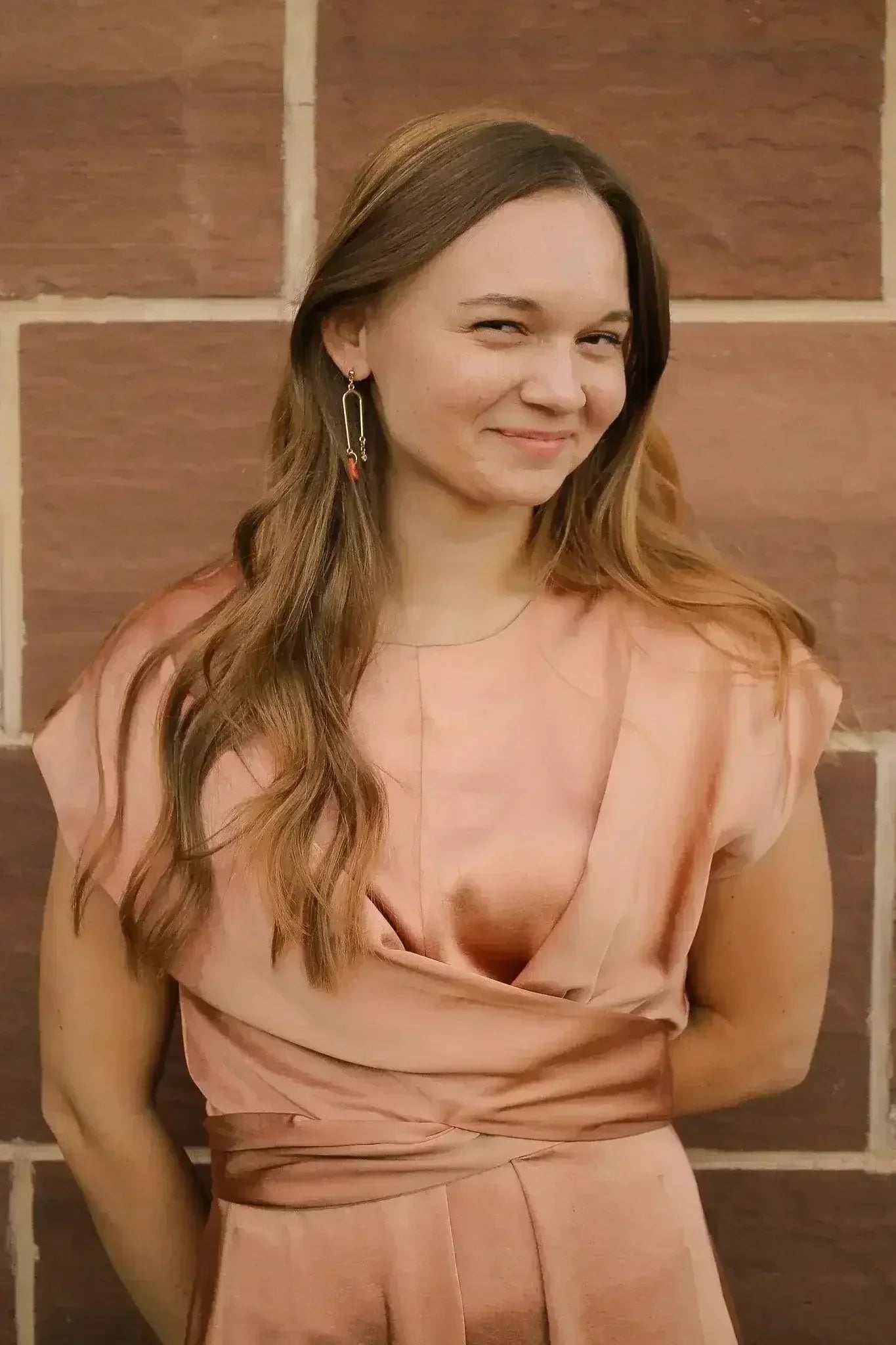 Elyse Dangle in Ruby - Femstylo