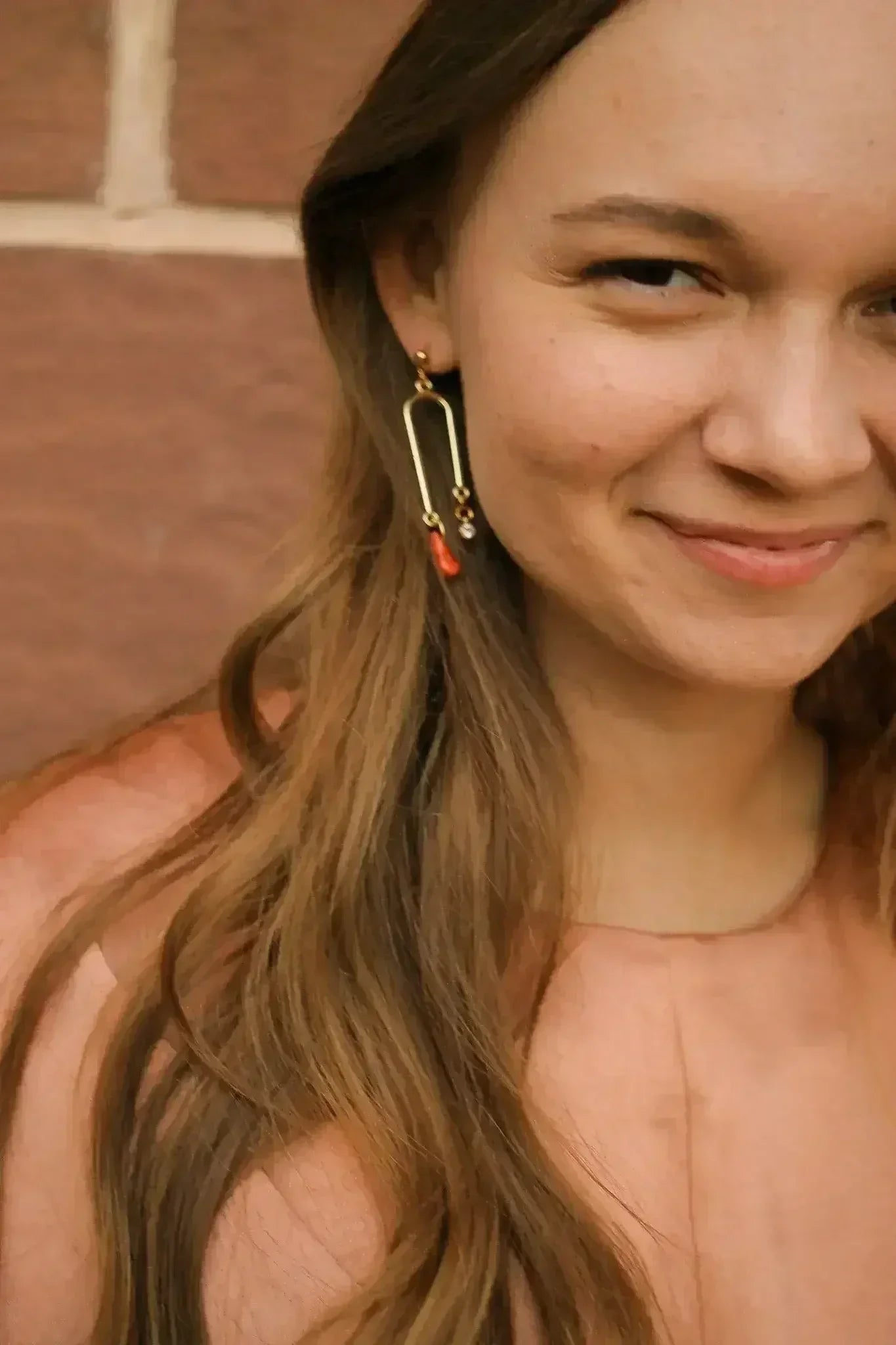 Elyse Dangle in Ruby - Femstylo
