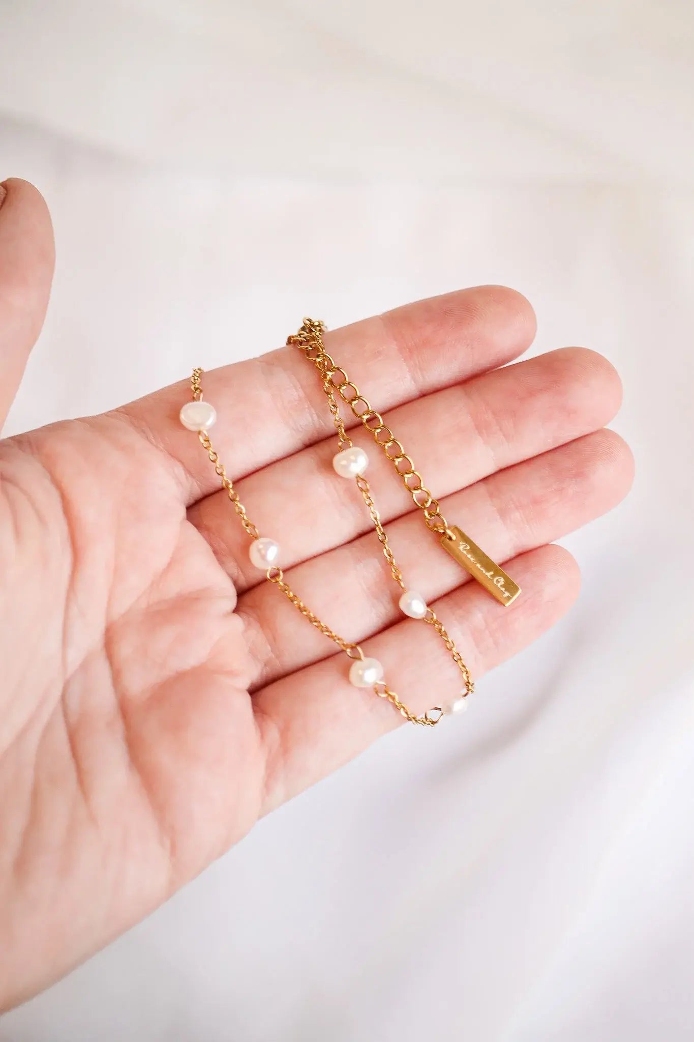 Evelynn Anklet in Freshwater Pearl | Femstylo