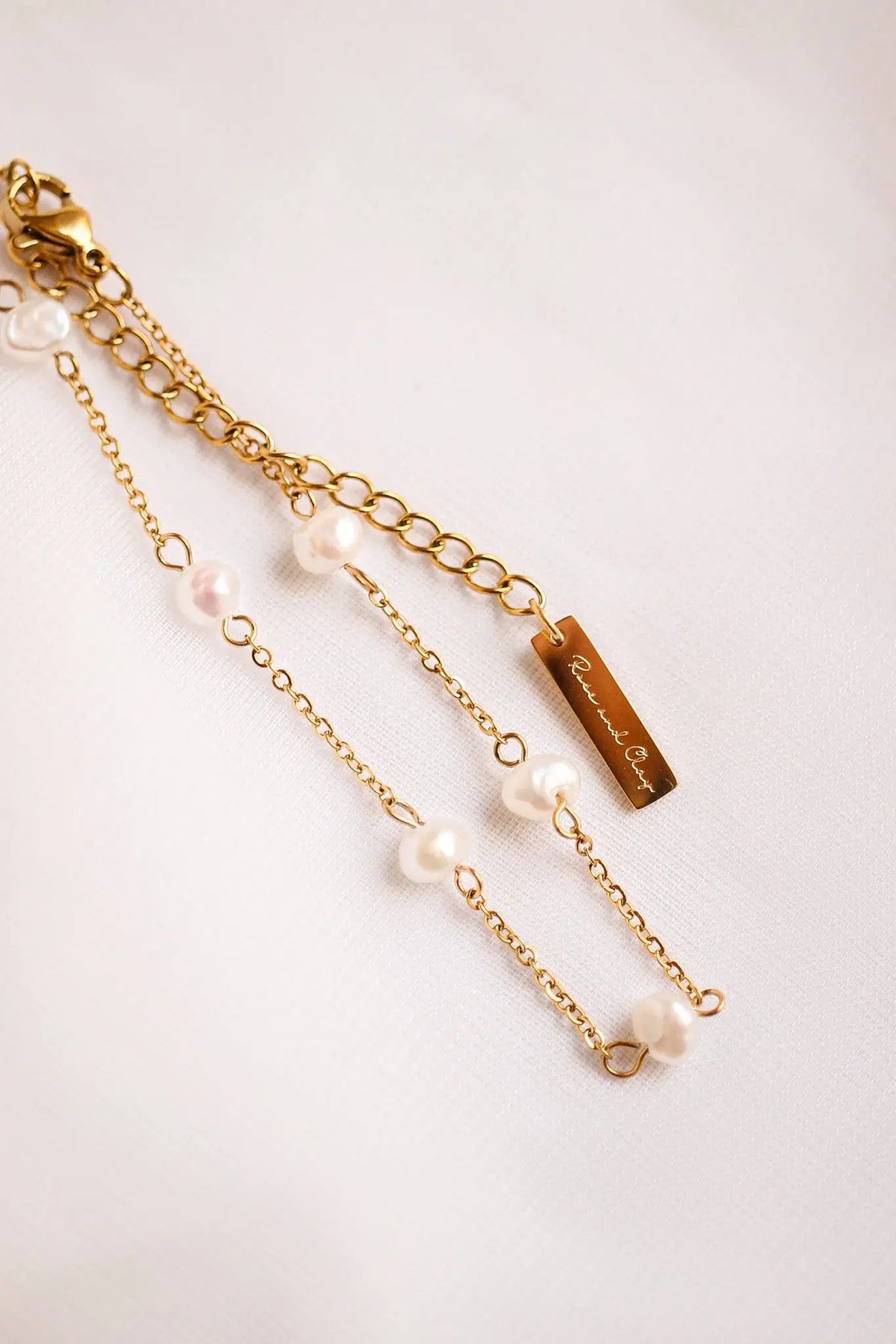 Evelynn Anklet in Freshwater Pearl | Femstylo