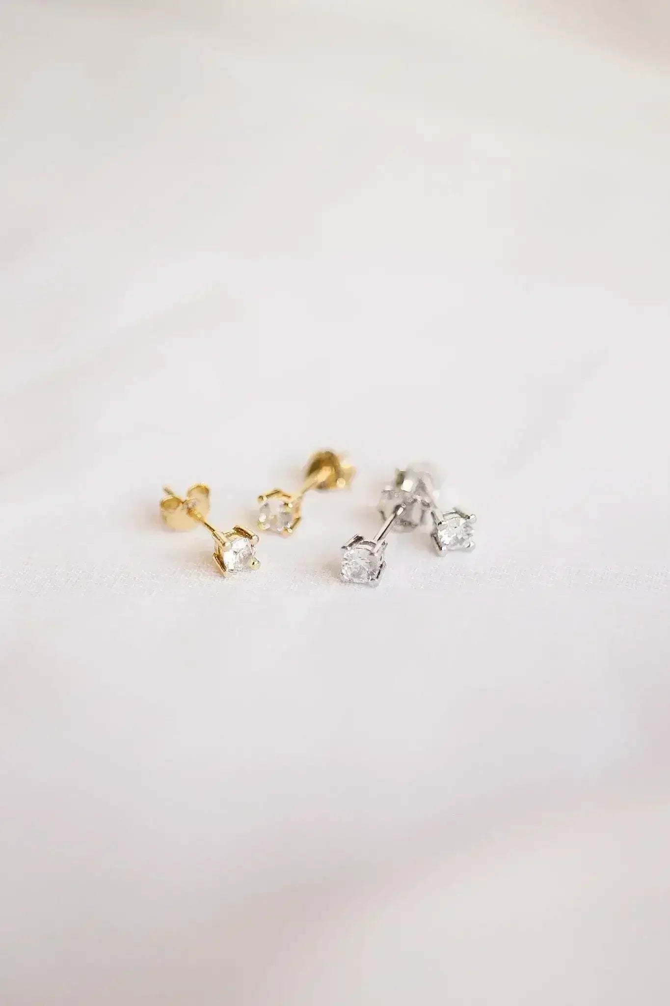 CZ Crystal Stud - Femstylo