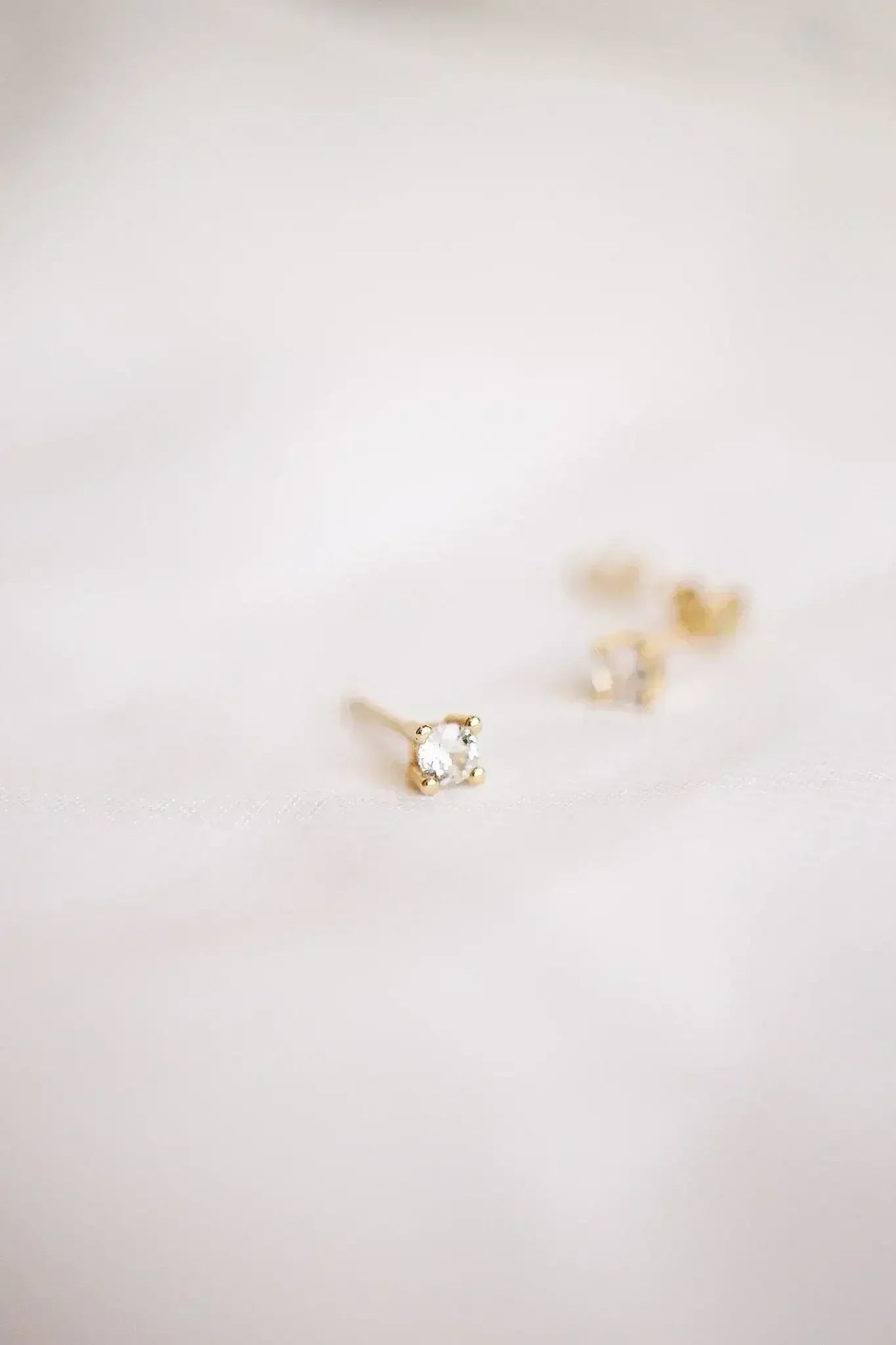 CZ Crystal Stud - Femstylo