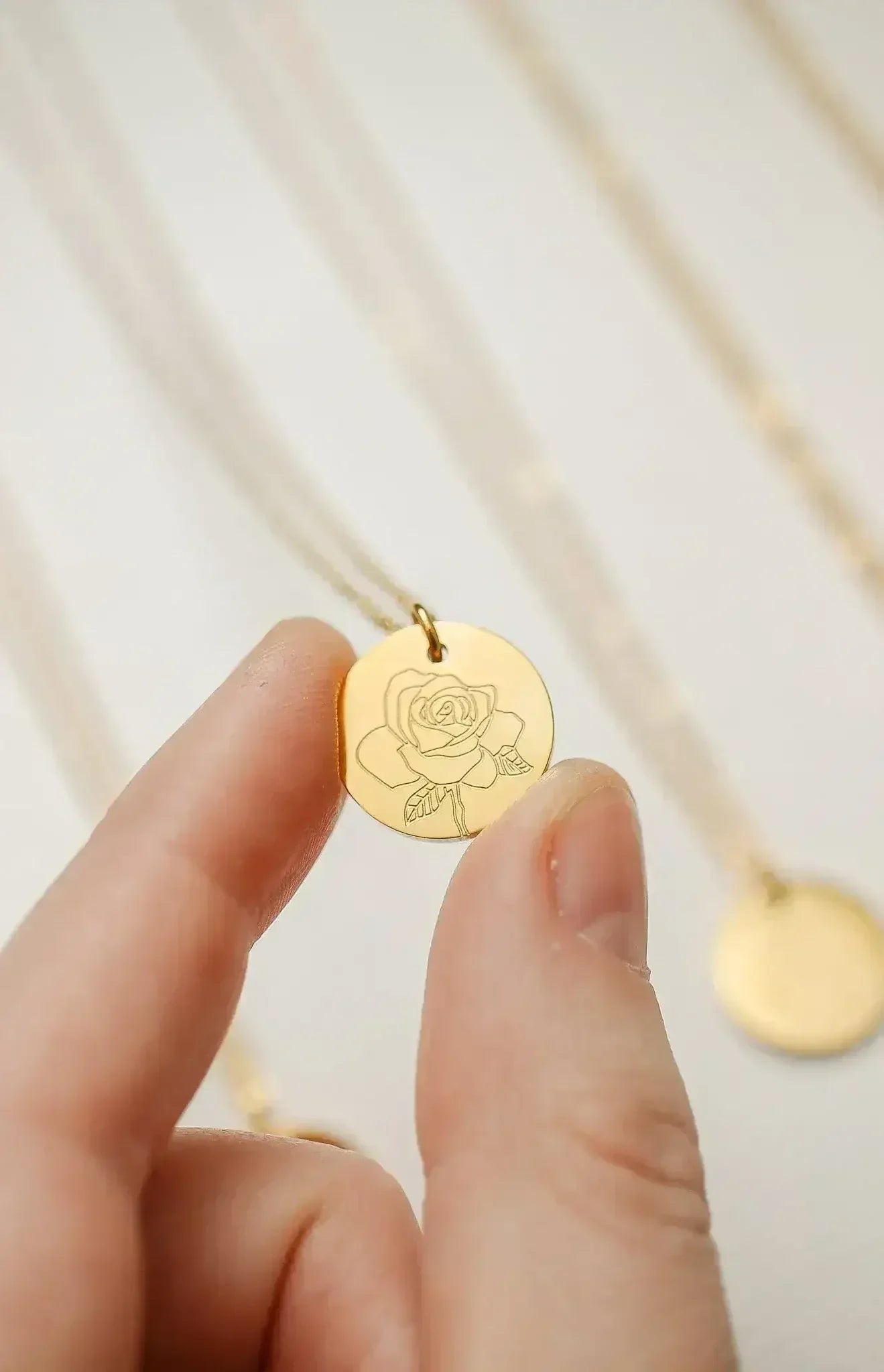 Birth Flower Necklace - Femstylo