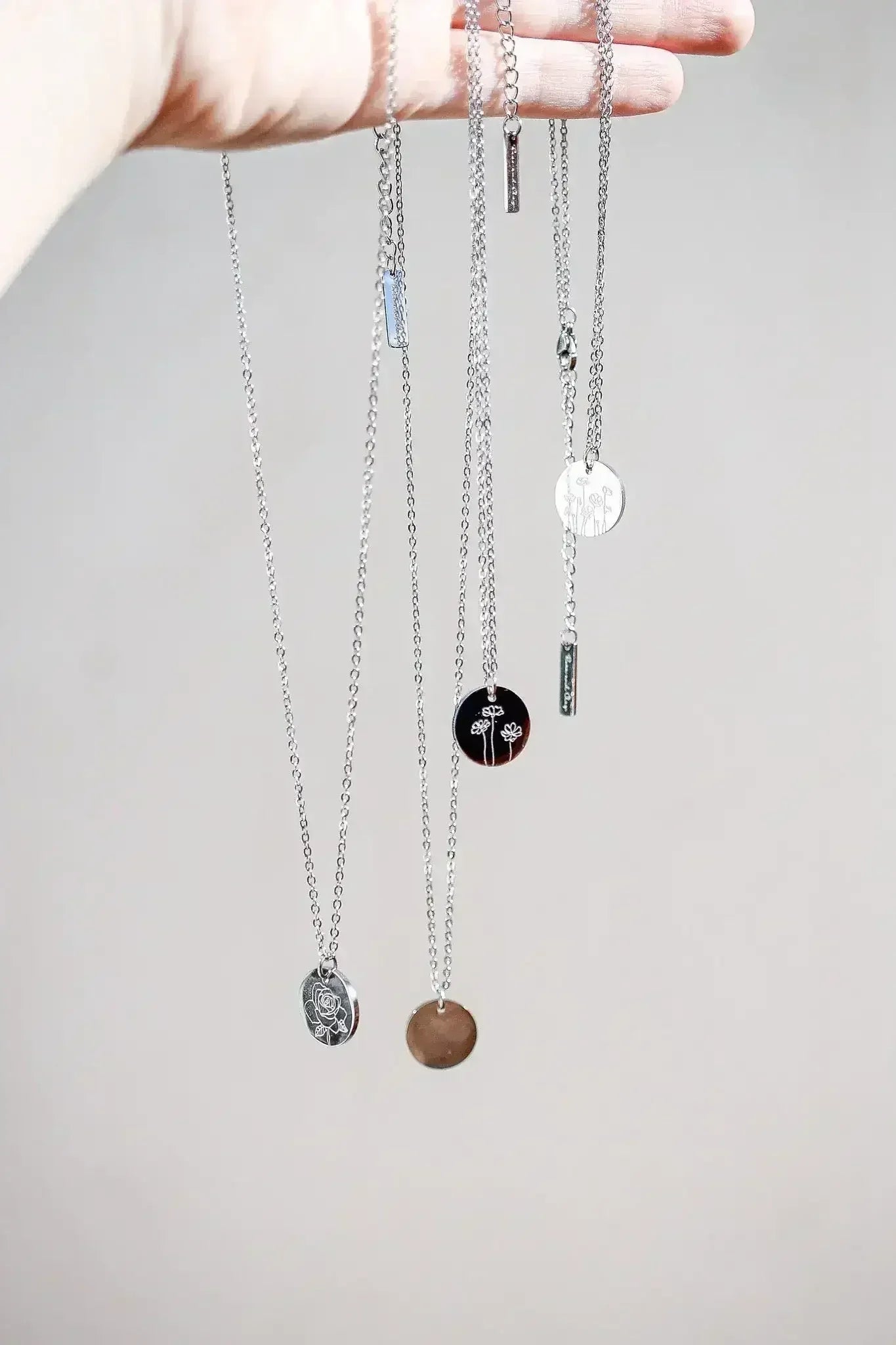 Birth Flower Necklace - Femstylo