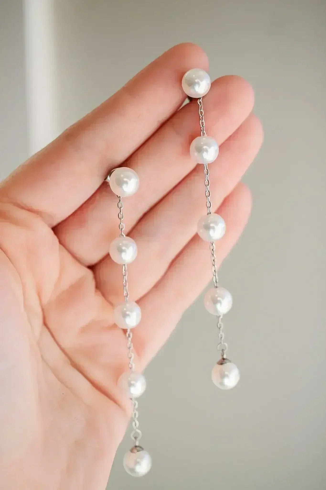 Emory Pearl Dangle - Femstylo