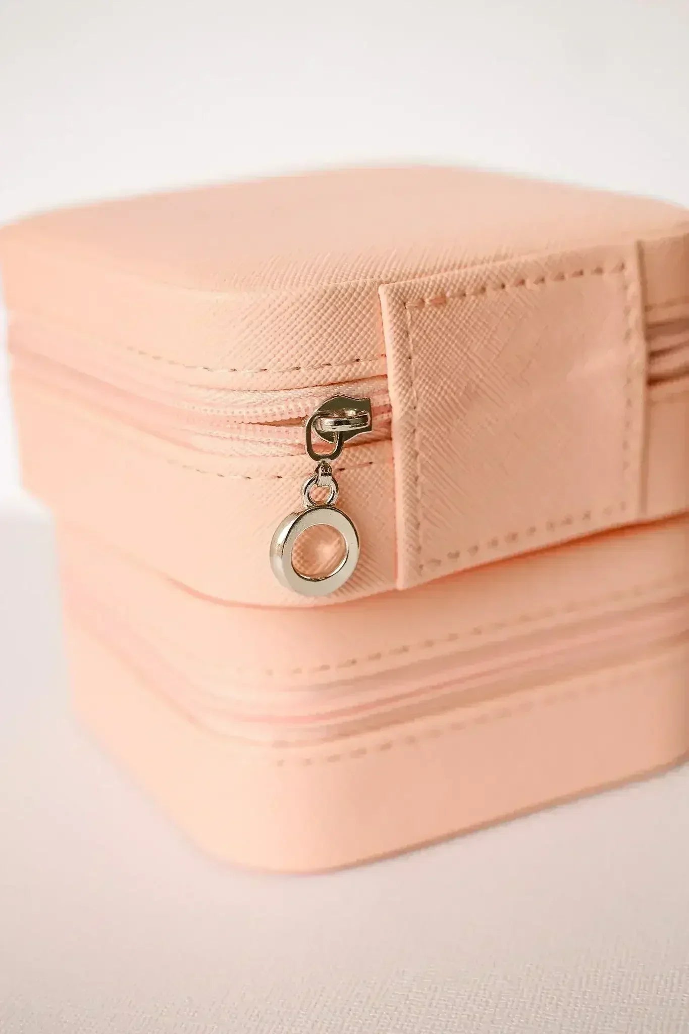 Jewelry Travel Case in Peach - Femstylo