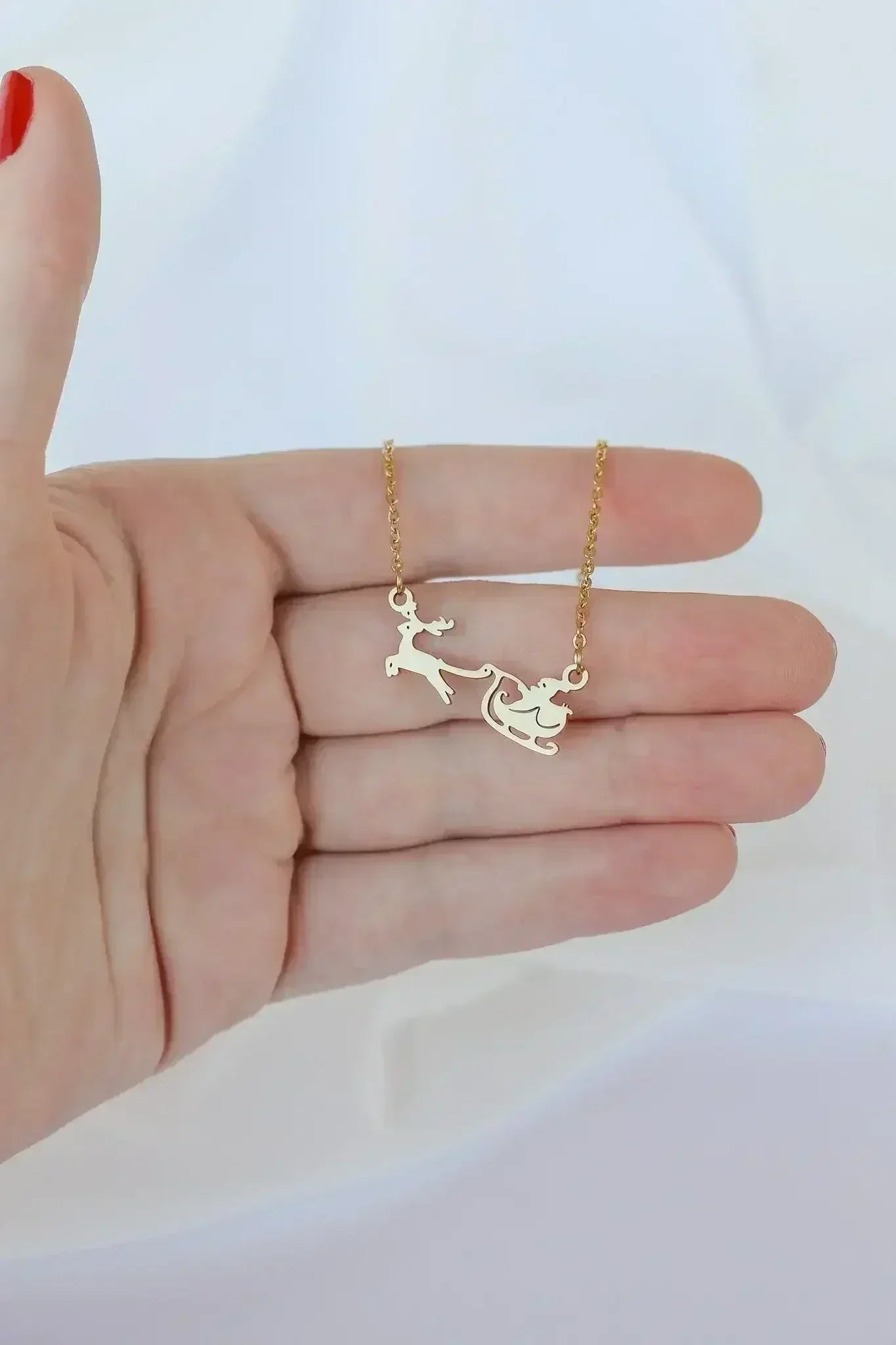 Santa's Sleigh Necklace - Femstylo