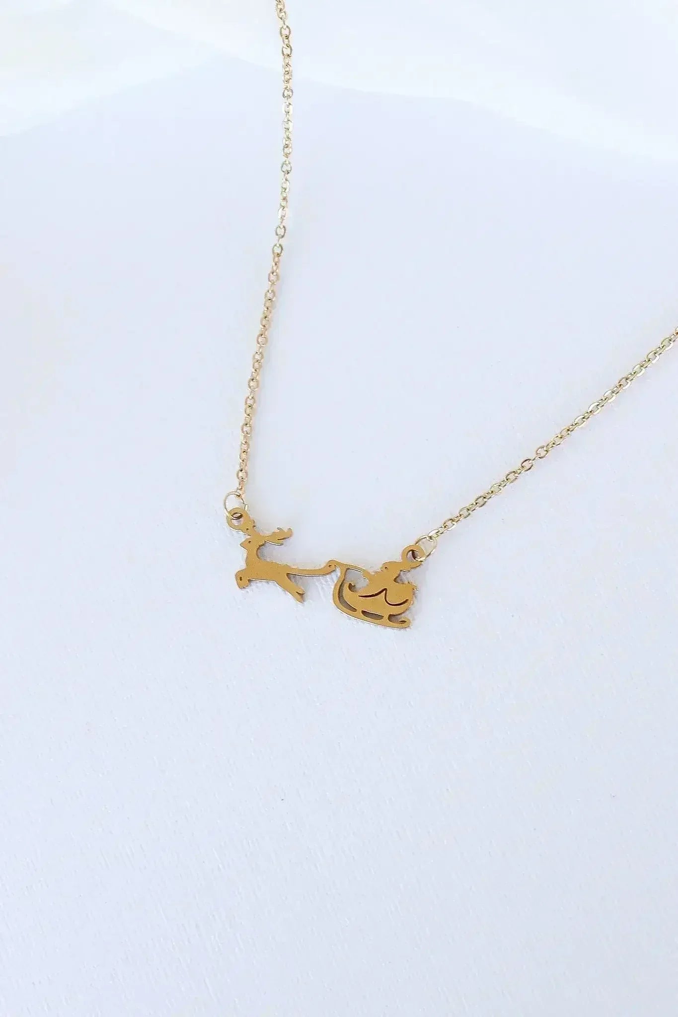 Santa's Sleigh Necklace - Femstylo