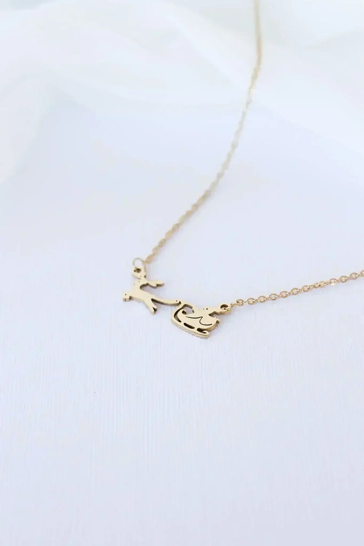 Santa's Sleigh Necklace - Femstylo