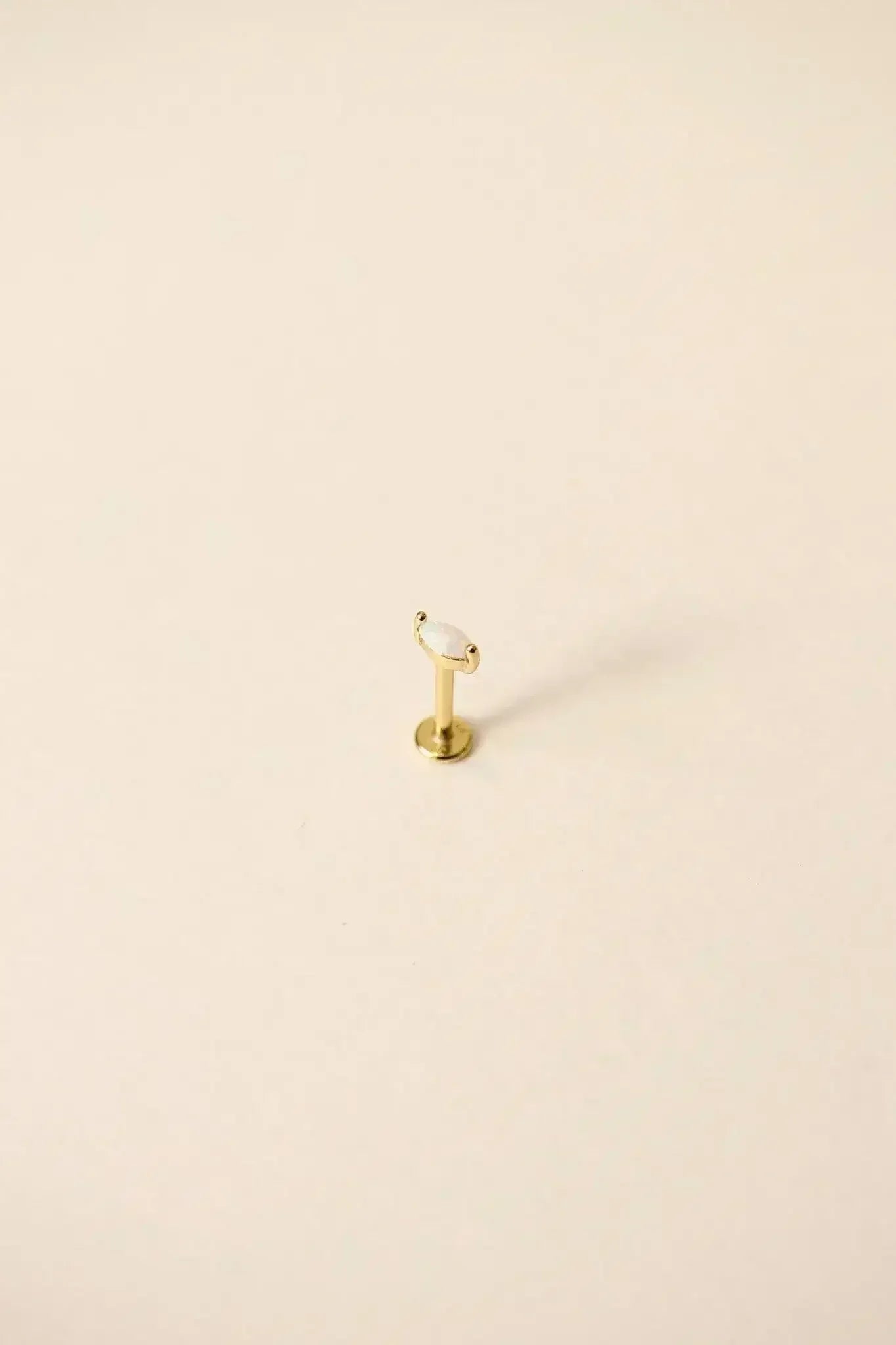 Eva Flat Back Stud - Femstylo