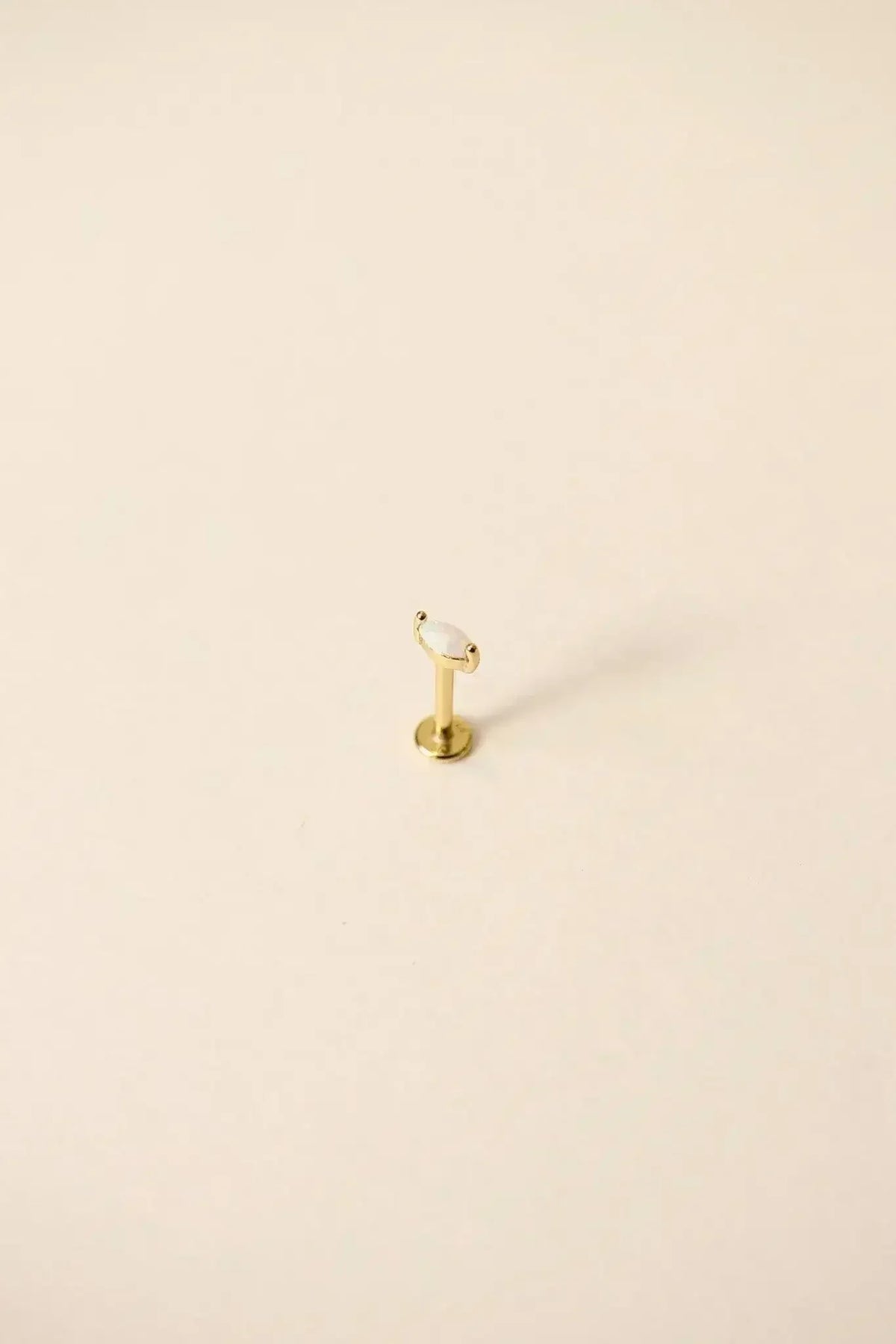 Eva Flat Back Stud - Femstylo