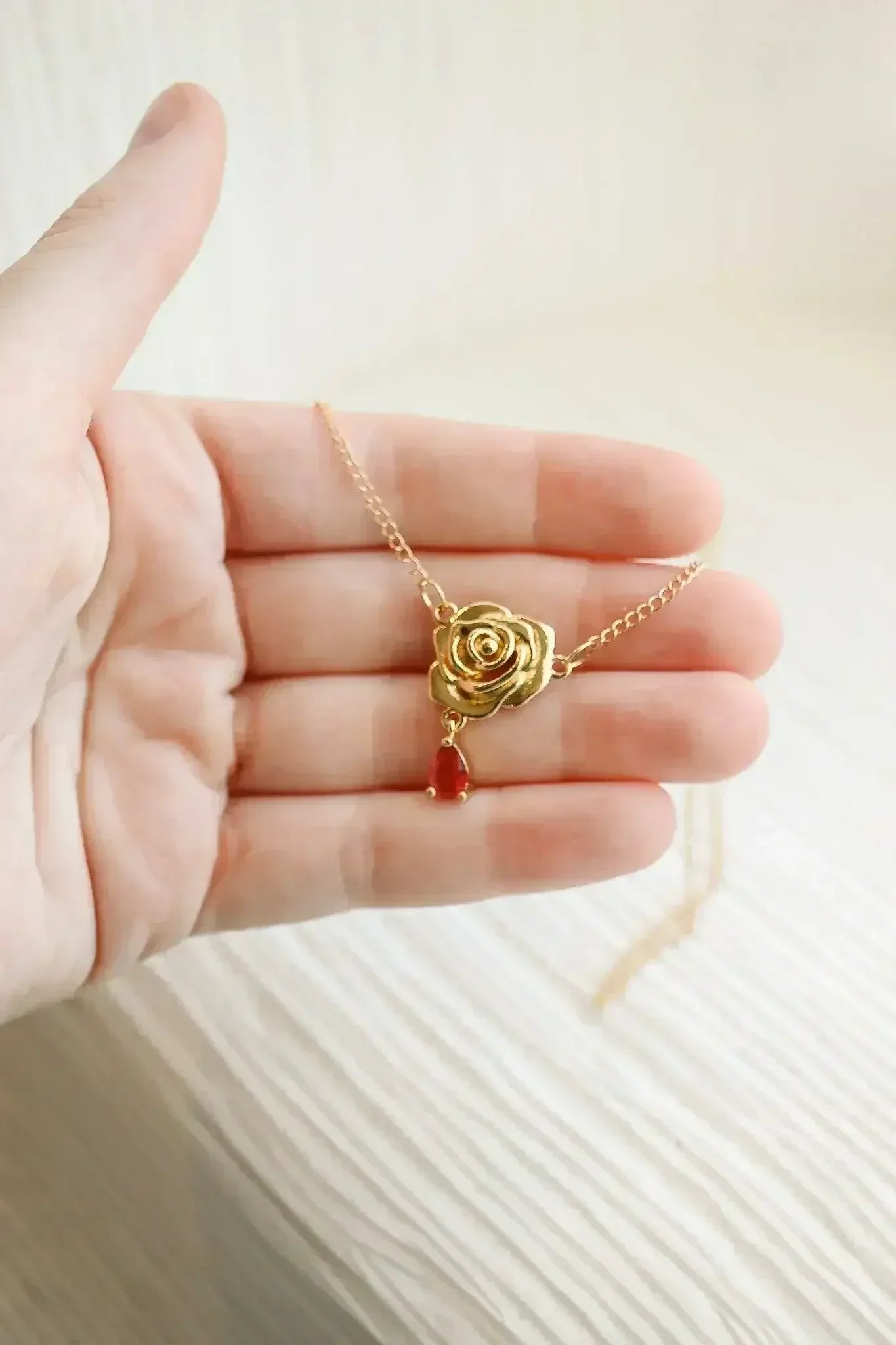 Rosa Necklace in Gold - Femstylo