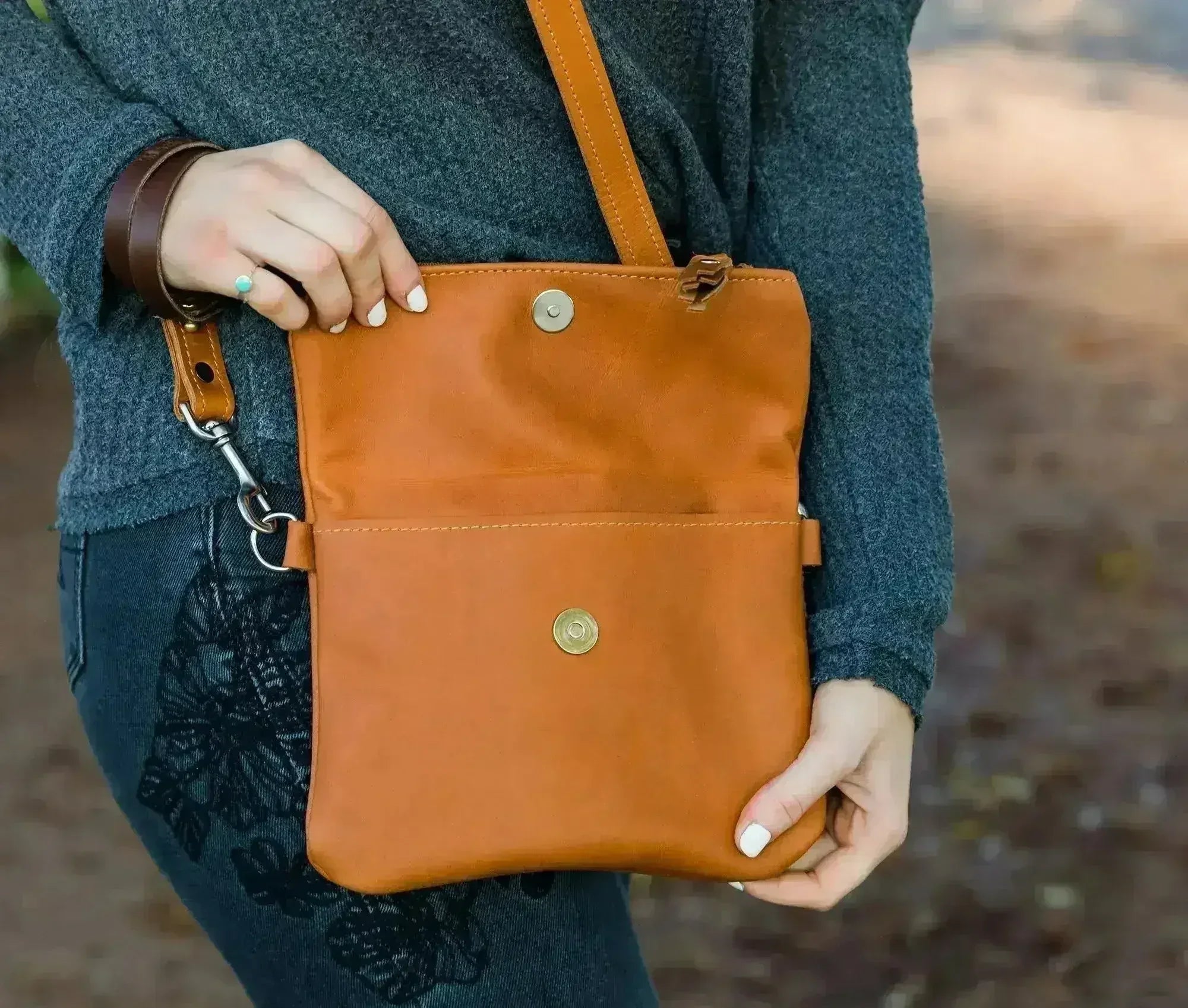 Foldover Crossbody Clutch - Femstylo