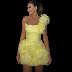 New fashion and sexy solid color wrapped chest dress, women's temperament decorative pleated ruffled edge party dress