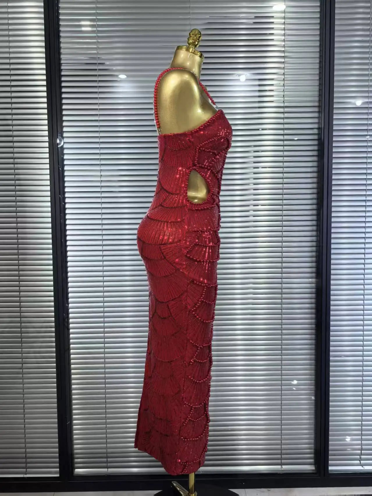 Pearl Beaded Christmas Dress | Sleeveless Bodycon Party Gown - Femstylo