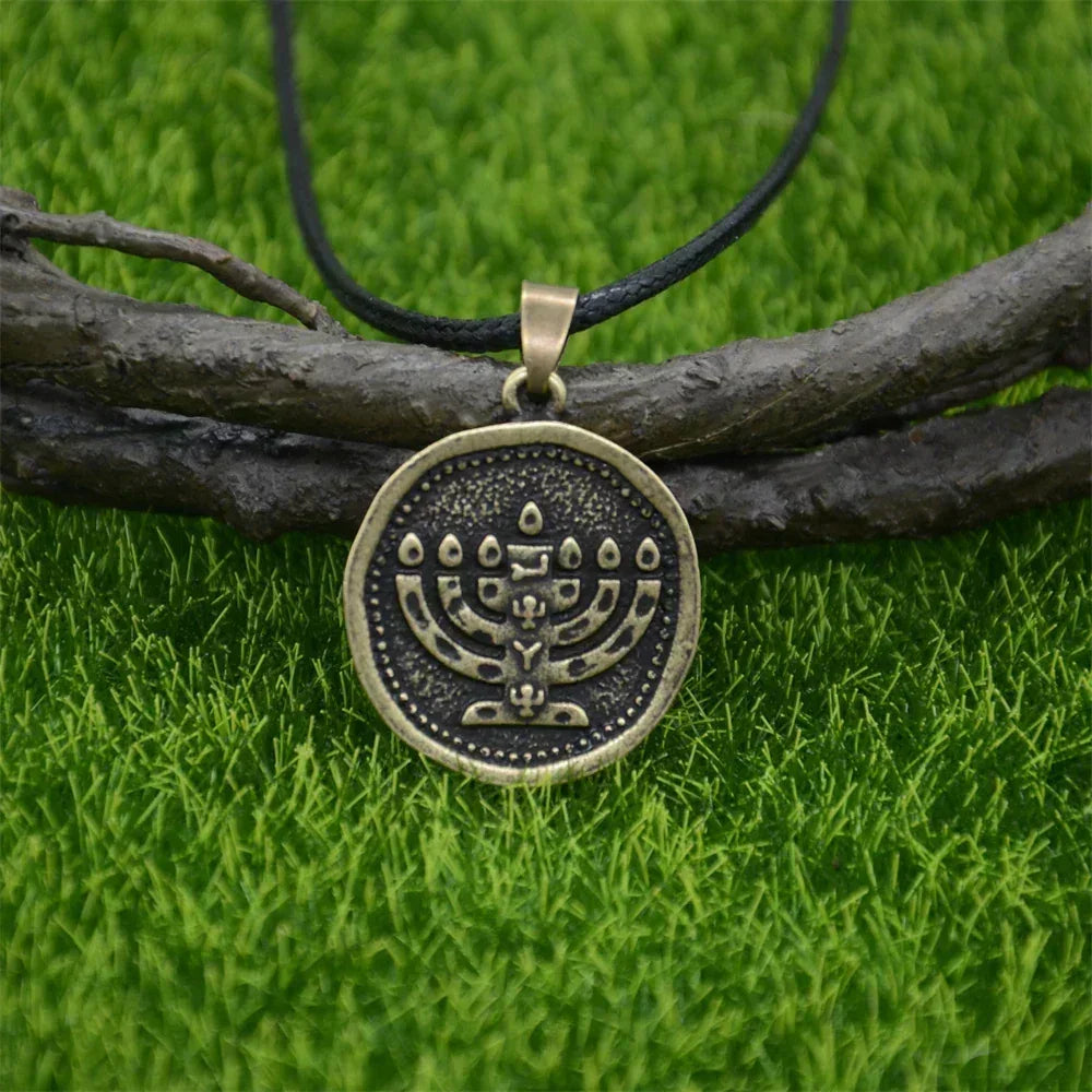 Nostalgia Judaica Menorah Pendant Jewish Jewelry Necklace For Mens Womens Hebrew Israel Faith Lamp Hanukkah Gifts Dropshipping