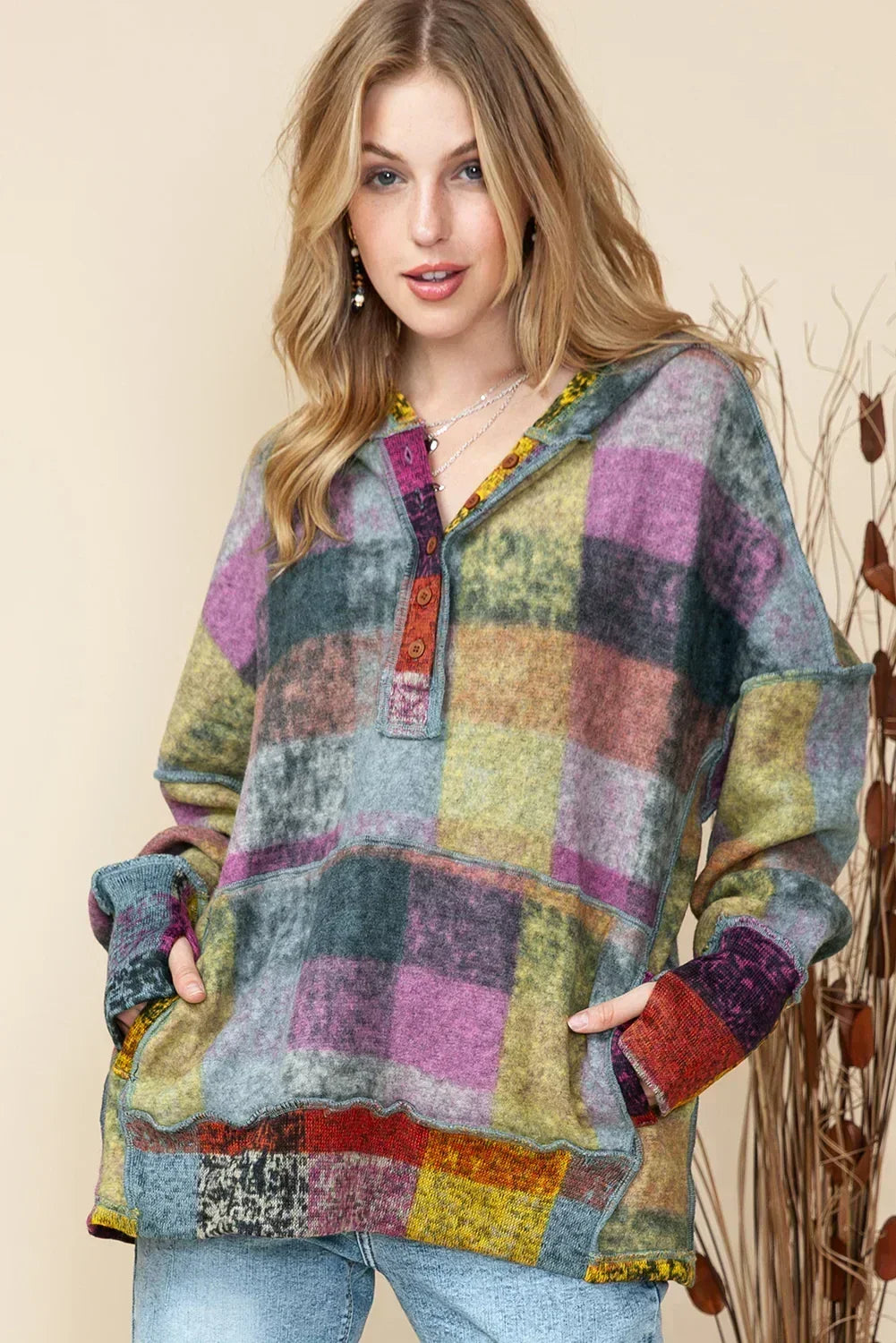Plaid Henley Hoodie – Kangaroo Pocket & Thumbholes | Femstylo