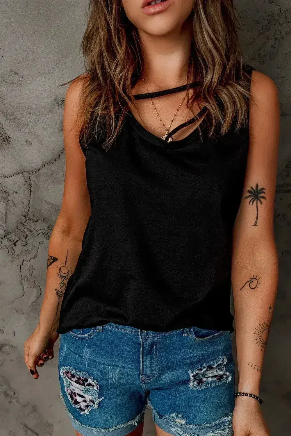 Black Strappy Hollow-out Neck Tank Top - Femstylo