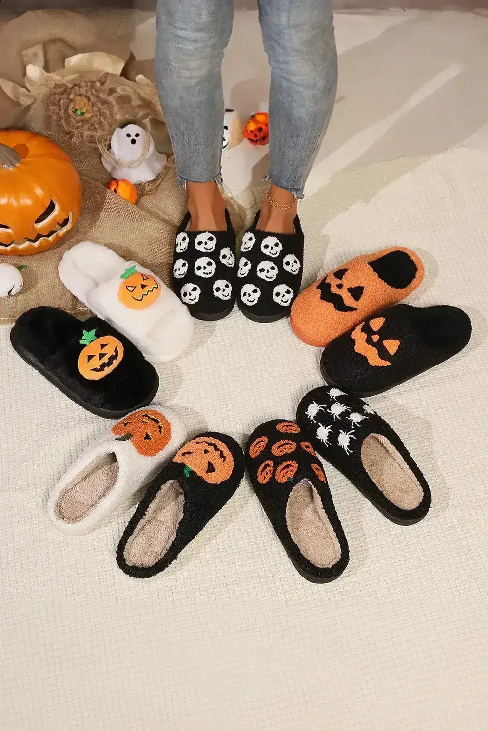 Black Halloween Pumpkin Print Plush Slippers - Femstylo