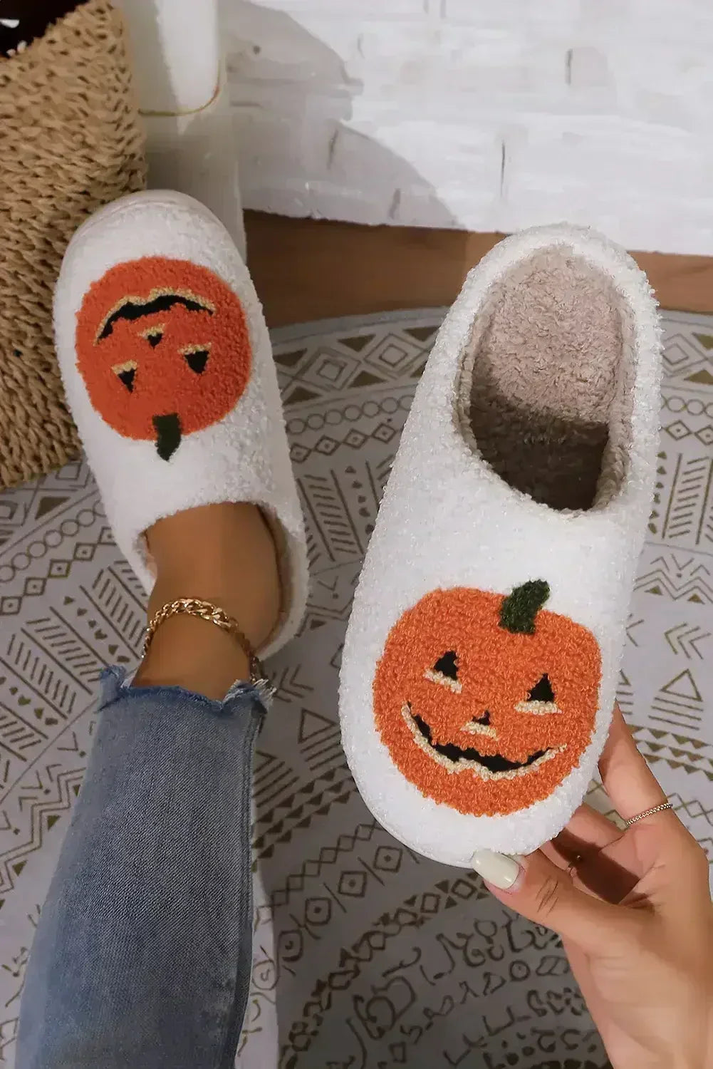 Black Halloween Pumpkin Print Plush Slippers - Femstylo