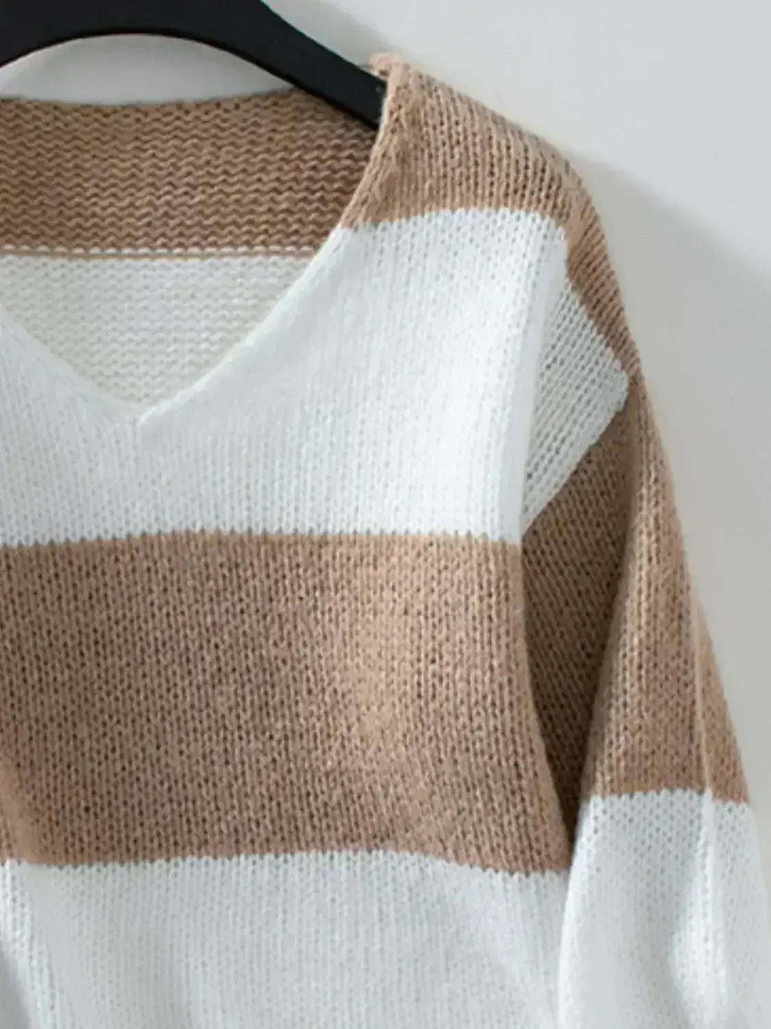Color Block V-Neck Long Sleeve Sweater - Femstylo