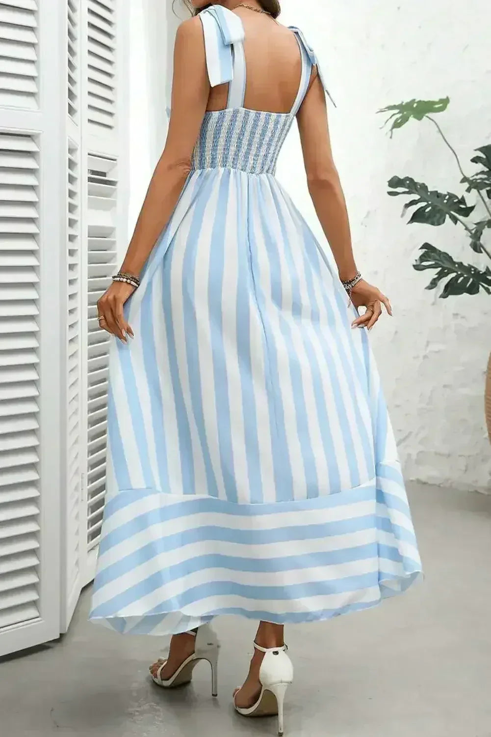 Black Geometric Striped Knot Strap Maxi Dress - Femstylo