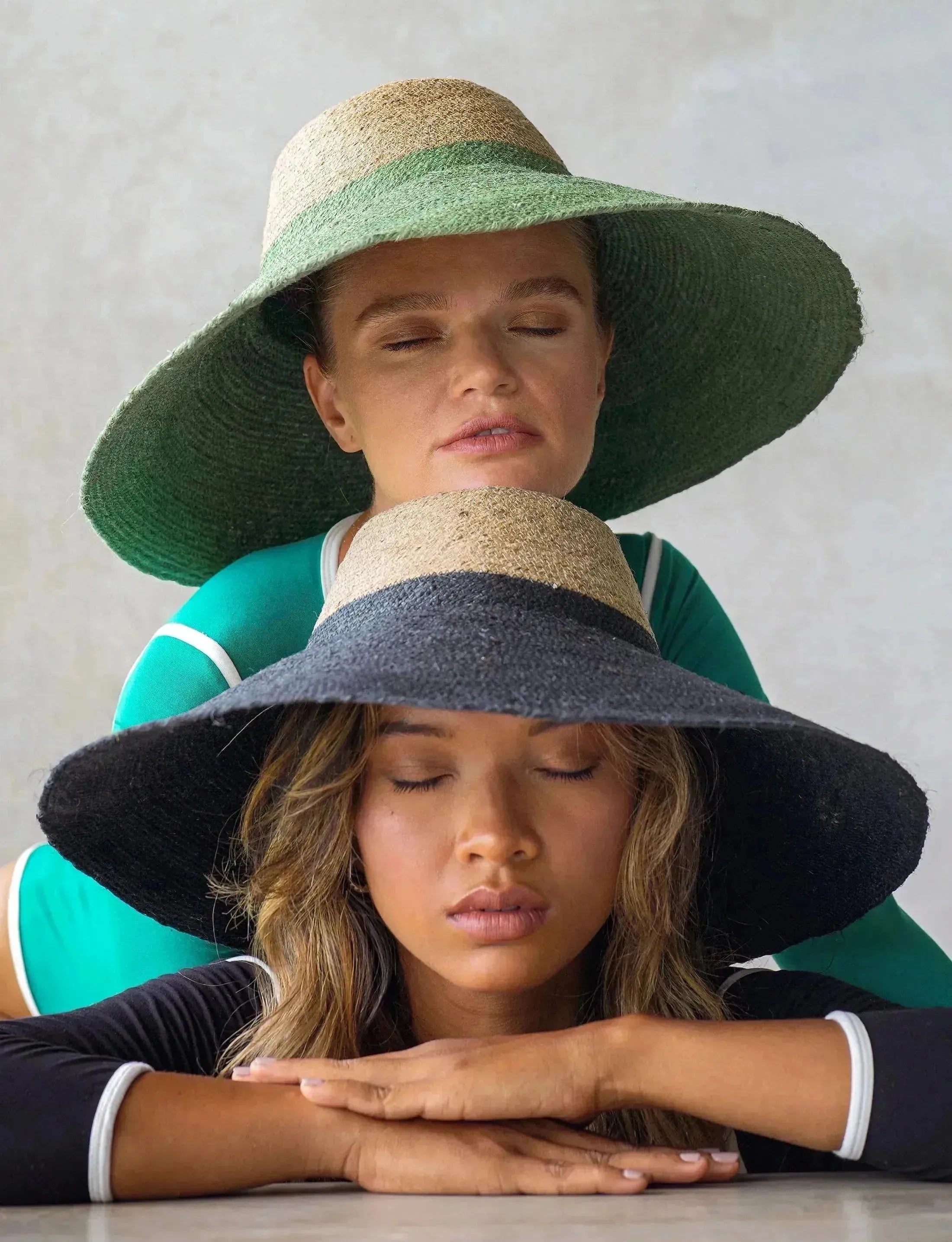 RIRI DUO Jute Straw Hat - Natural & Kelly Green | Femstylo