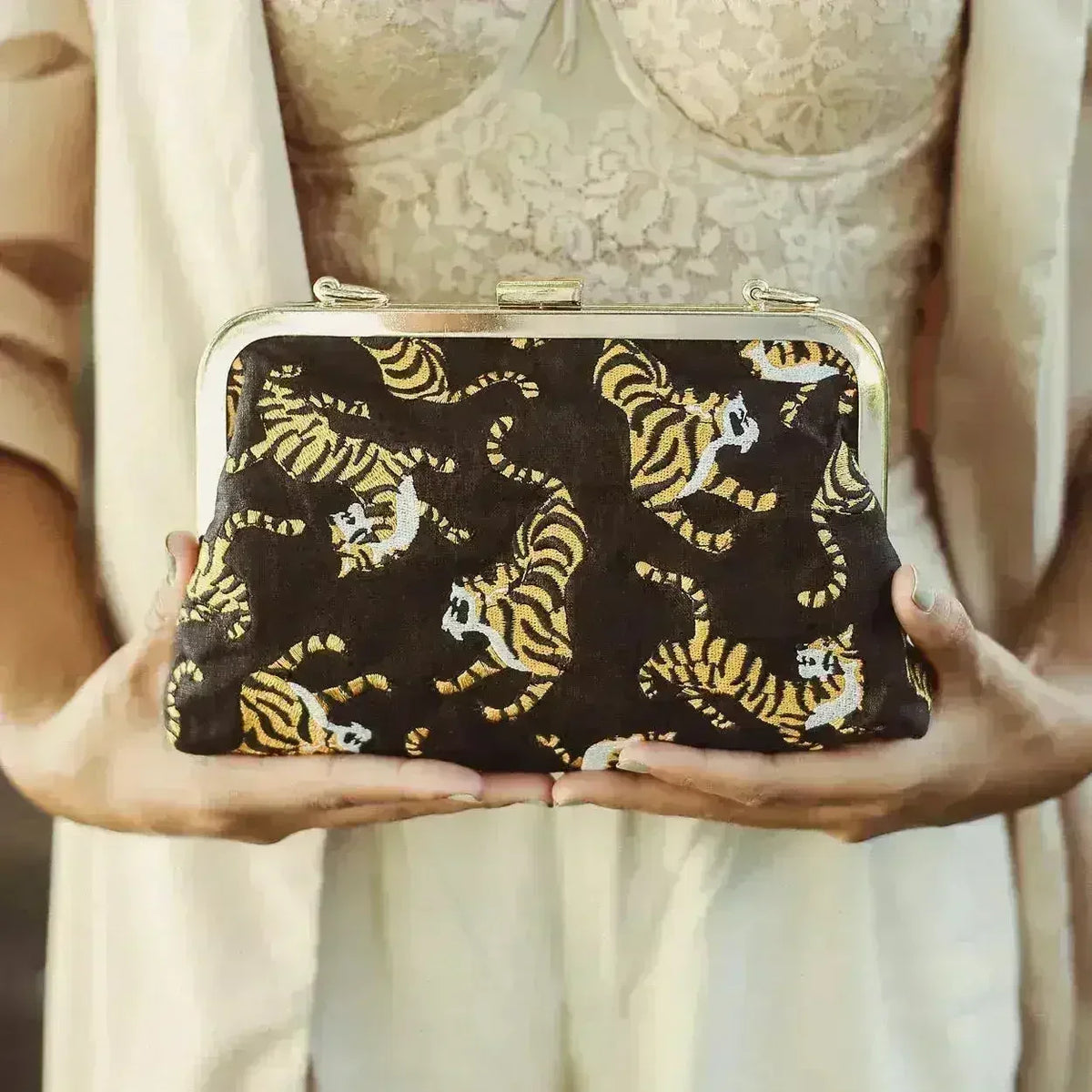 Sumatran Tiger Clutch, Black - Femstylo