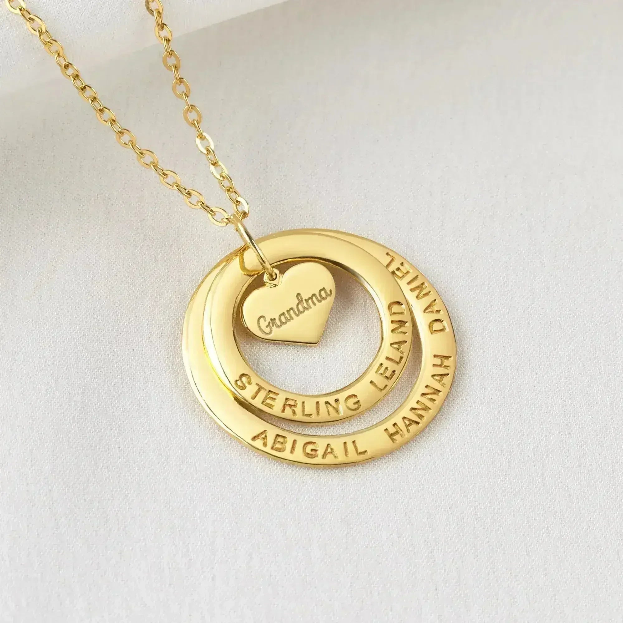 Grandma Jewelry, Grandmother Necklace with Names, Custom Grandma Gift - Femstylo