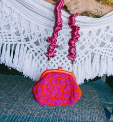 ARNOLDI JEAN Hand-beaded Clutch, in Red & Pink - Femstylo