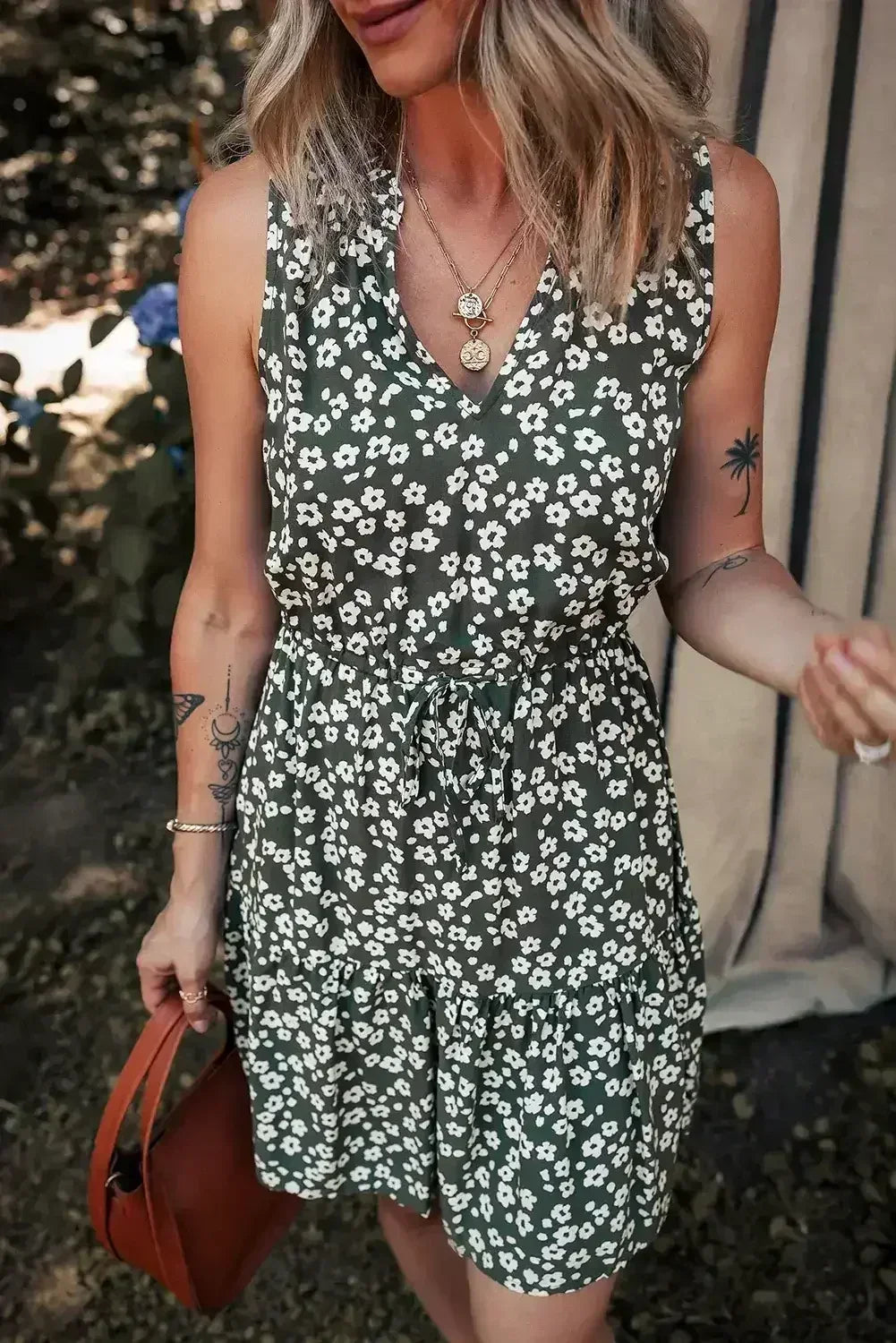 Green Boho Floral Print V Neck Knot Waist Sleeveless Dress - Femstylo
