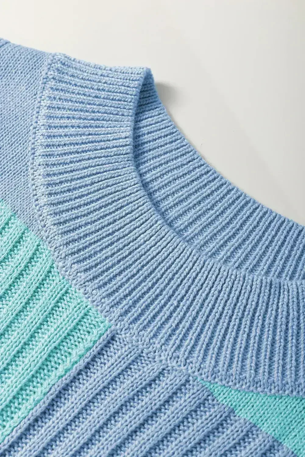 Light Blue Checkered Color Block Crew Neck Short Sleeve Sweater - Femstylo