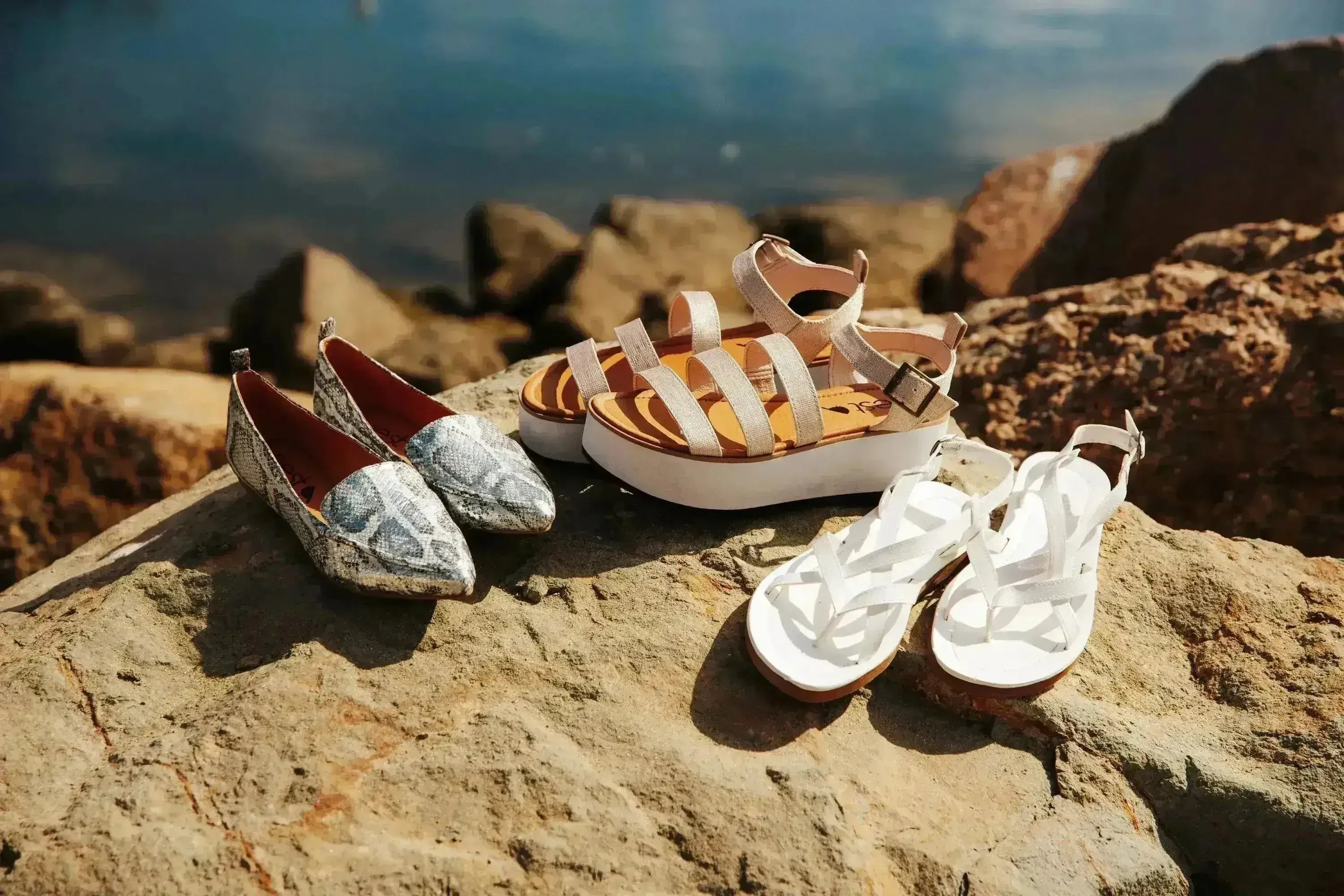 Women's Flat Socialite Silver Snake Skin - Femstylo